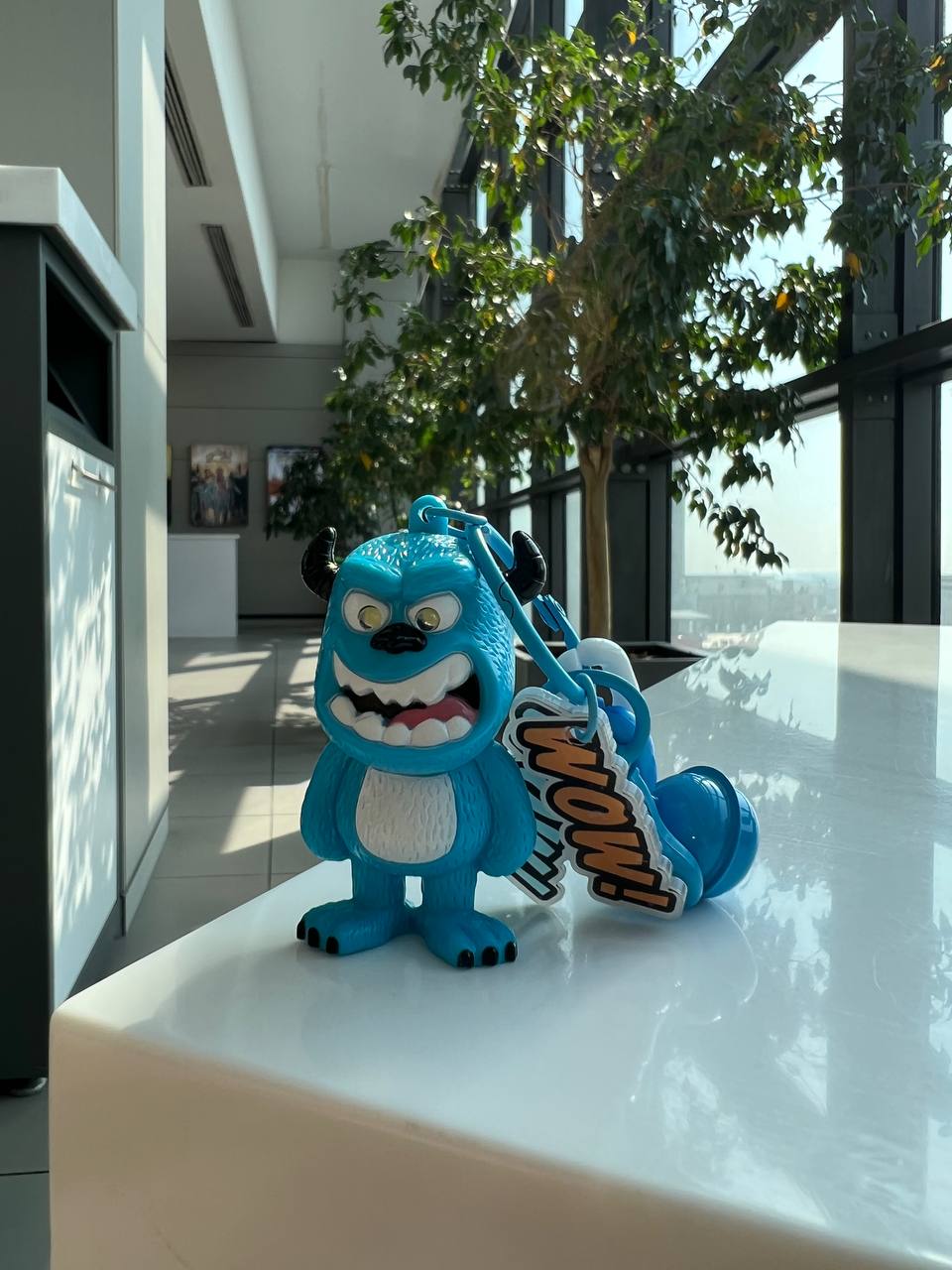 جاکلیدی مایک و سالی چشمک زن