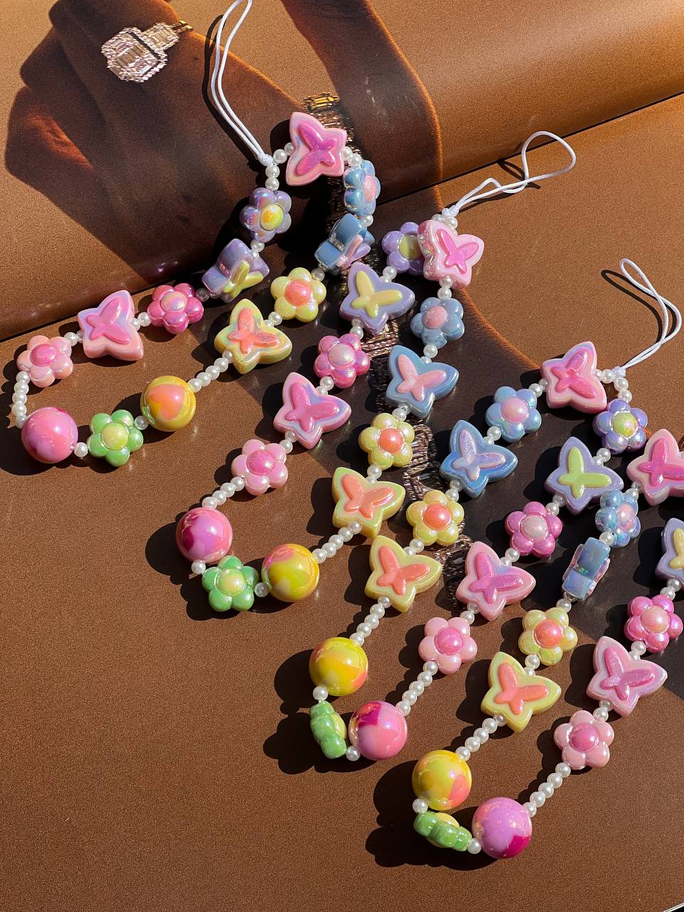 بند آویز دستی پاستیلی پروانه ای