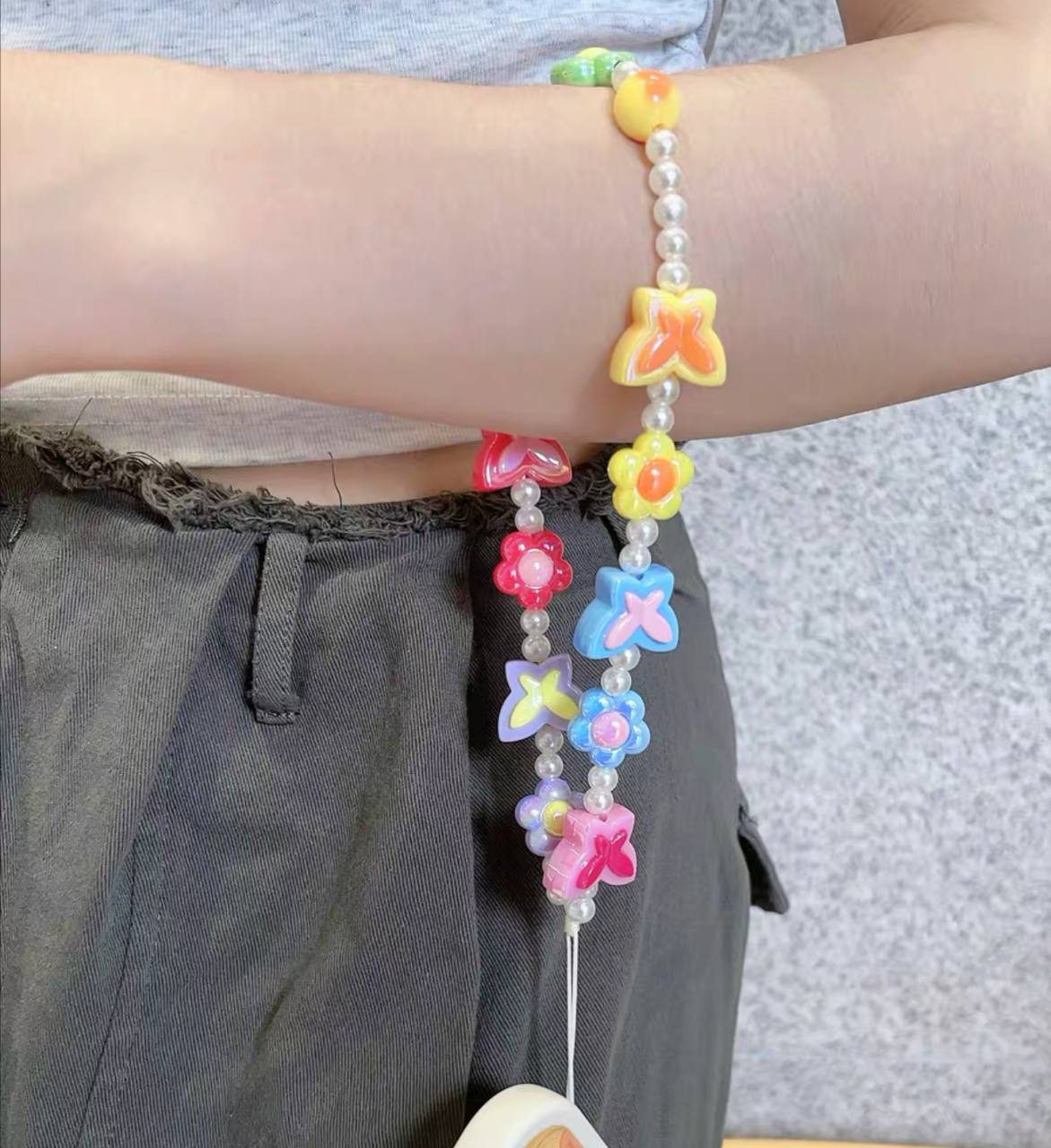 بند آویز دستی پاستیلی پروانه ای