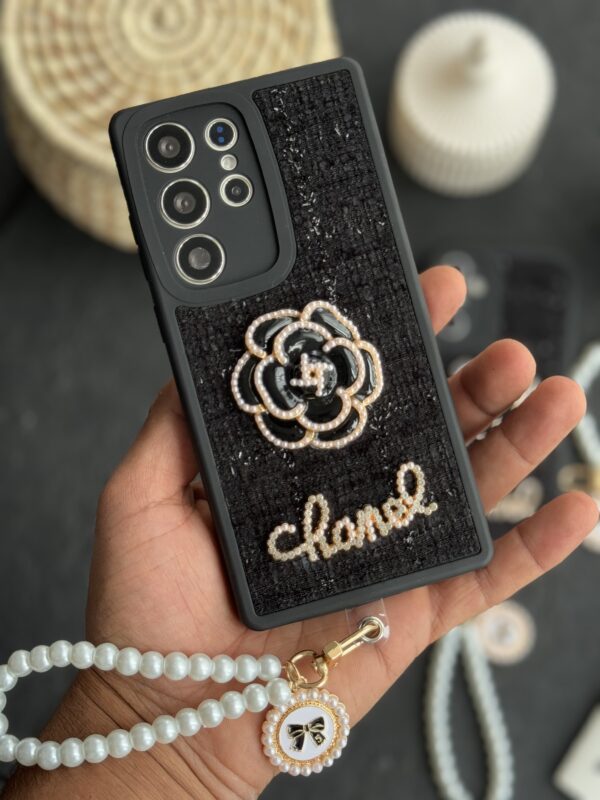 قاب سامسونگ شنل گل حصیری مشکی بند مرواریدی