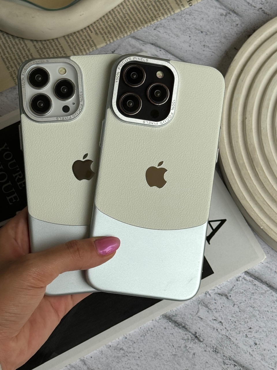 قاب Leather Metal تیتانیوم، قرمز و سفید