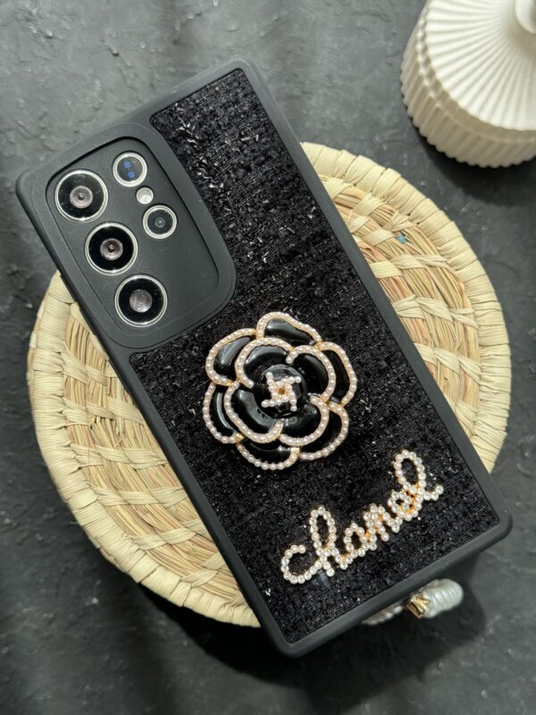 قاب سامسونگ شنل گل حصیری مشکی بند مرواریدی