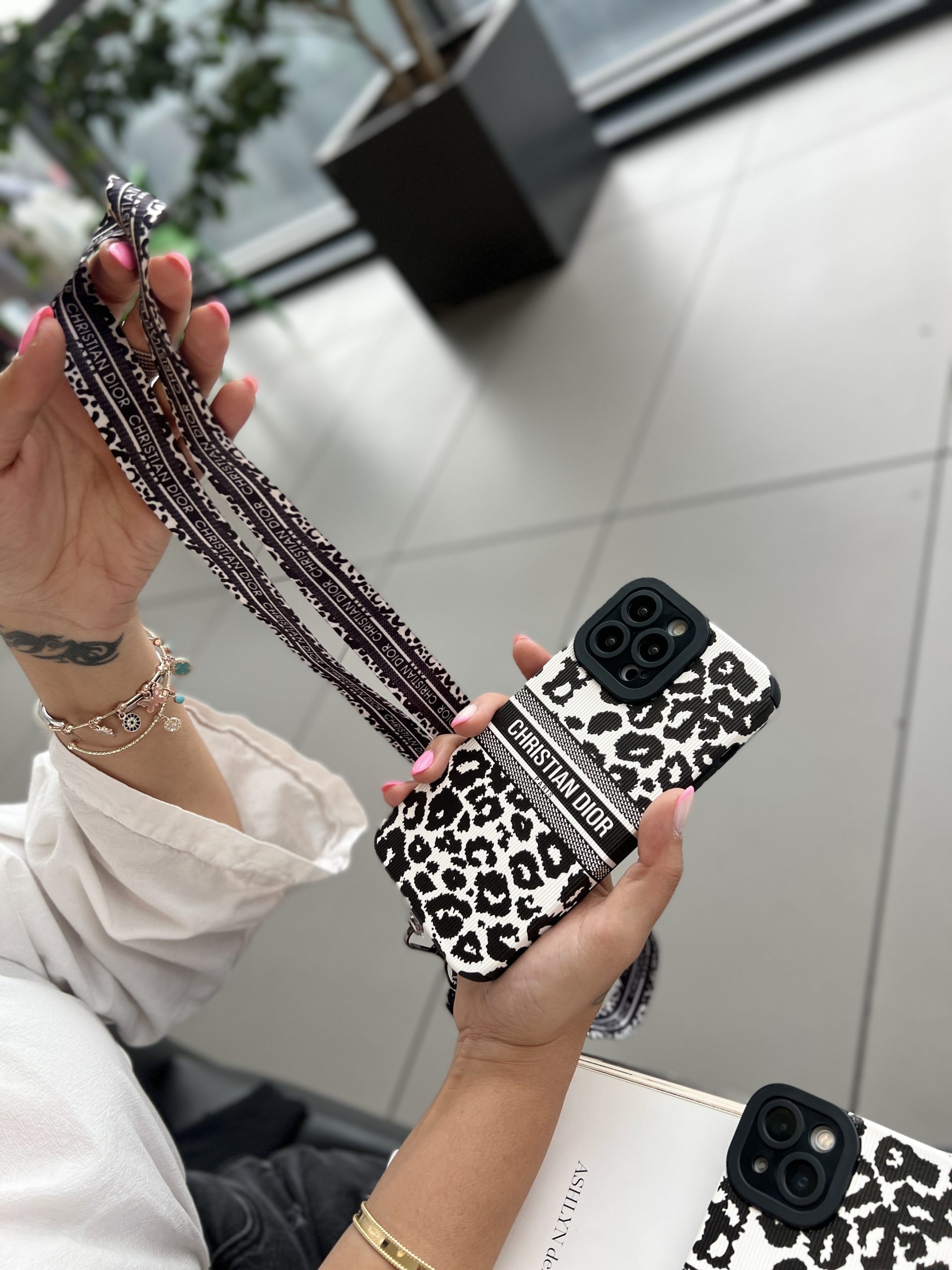 قاب Christian Dior پلنگی مشکی (بدون بند)