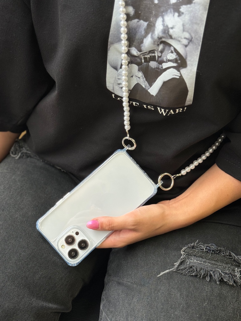 قاب شفاف دو قلاب با بند مرواریدی بلند