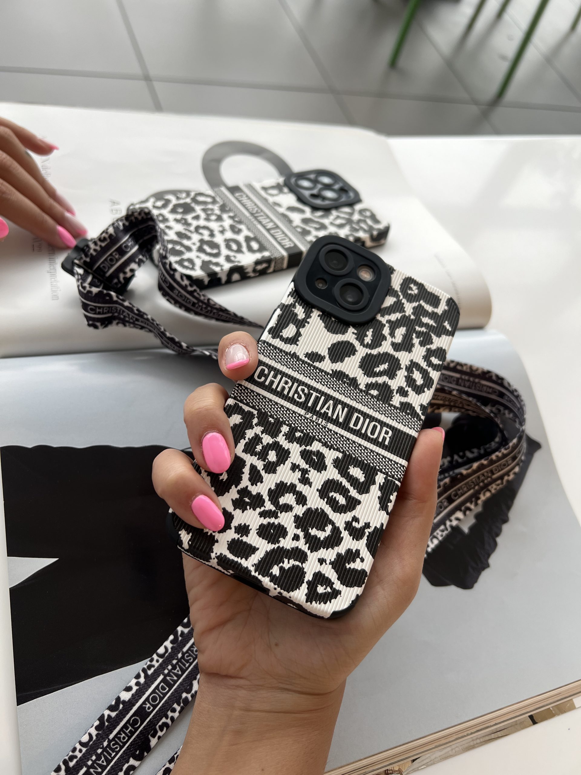 قاب Christian Dior پلنگی مشکی (بدون بند)