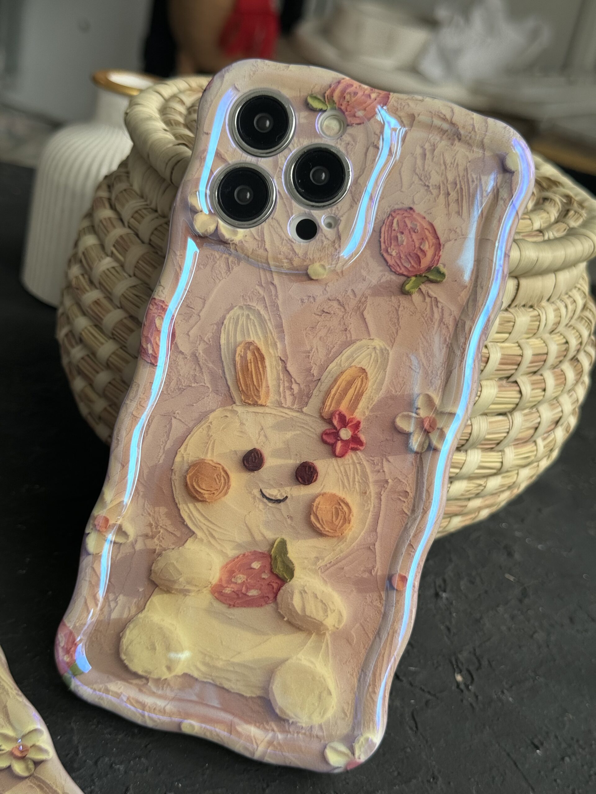 قاب آیفون خرگوش آبرنگی سه بعدی