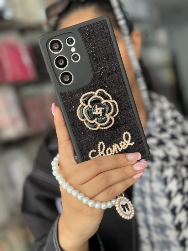 قاب سامسونگ شنل گل حصیری مشکی بند مرواریدی