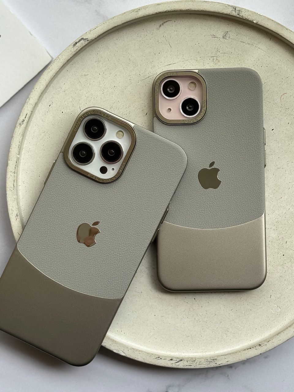 قاب Leather Metal تیتانیوم و قرمز