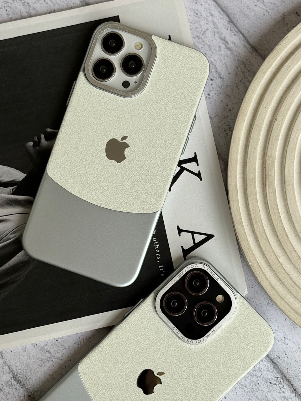 قاب Leather Metal تیتانیوم، قرمز و سفید