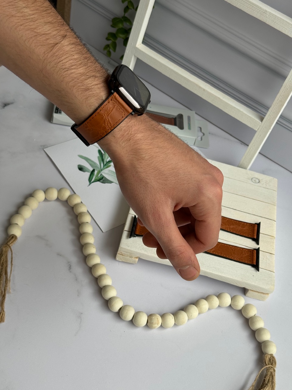 بند اپل واچ چرم قفل مگنتی قهوه ای