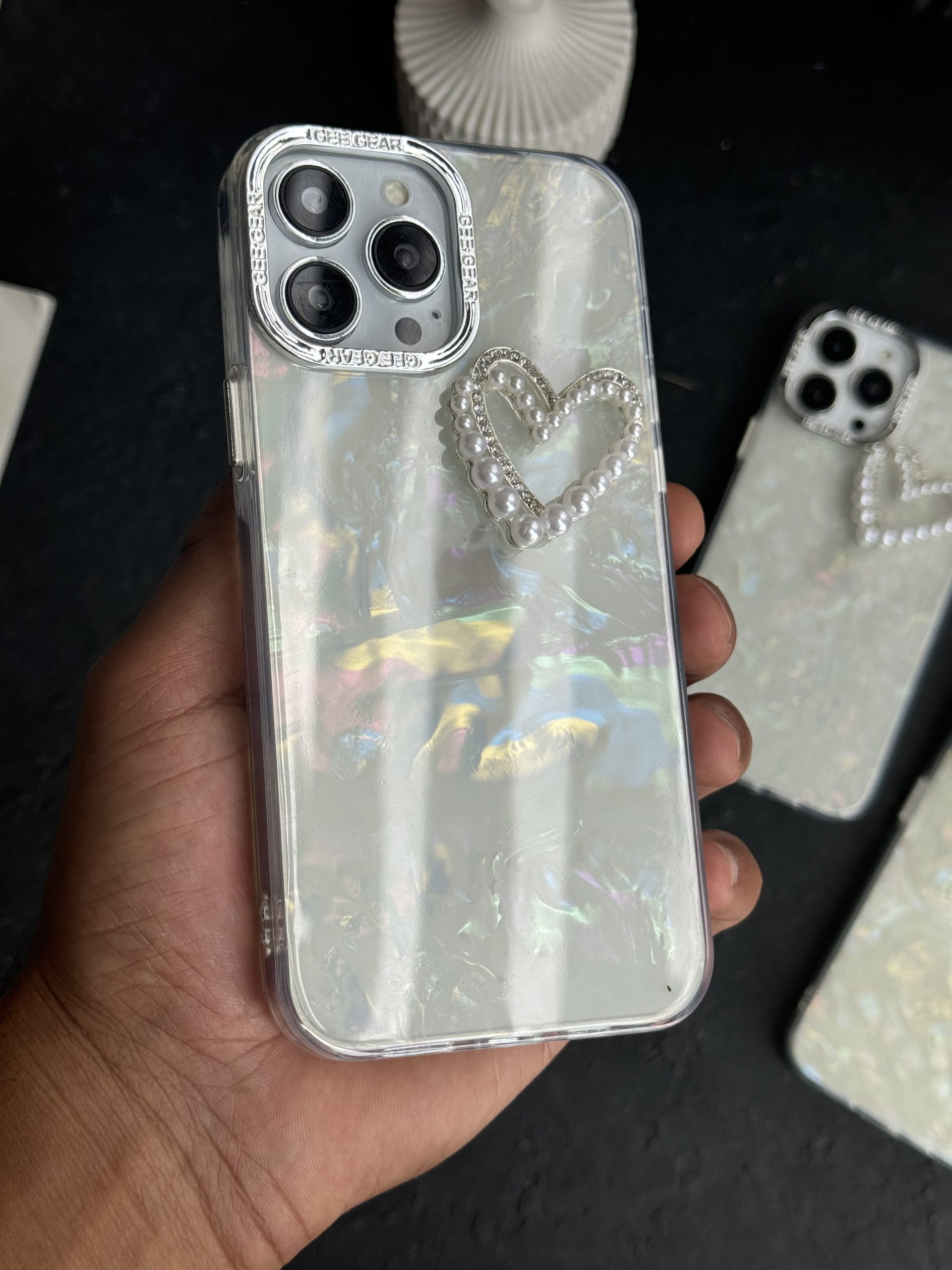 قاب آیفون قلب مرواریدی