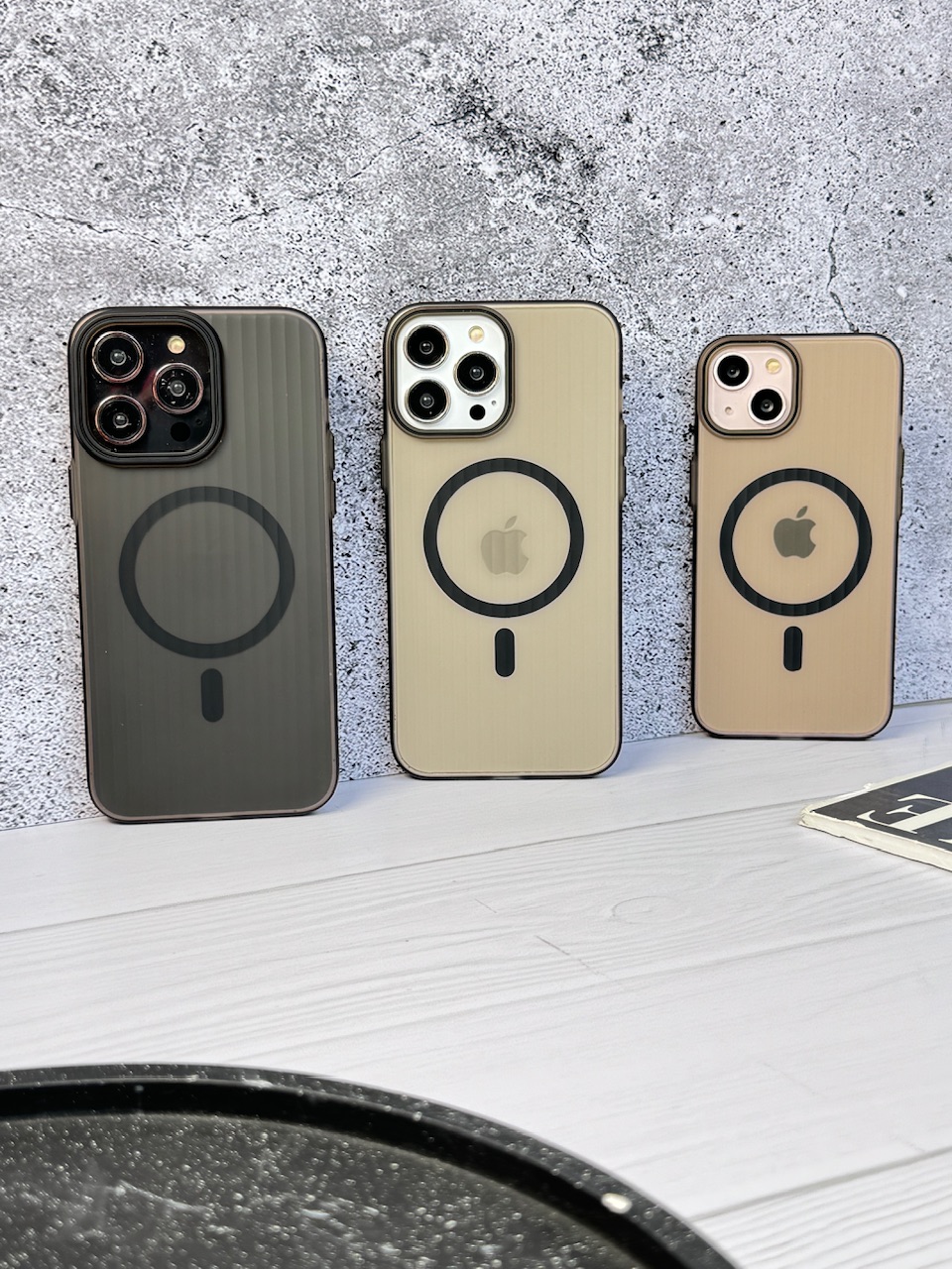 قاب Magic Ribbed Case Magsafe