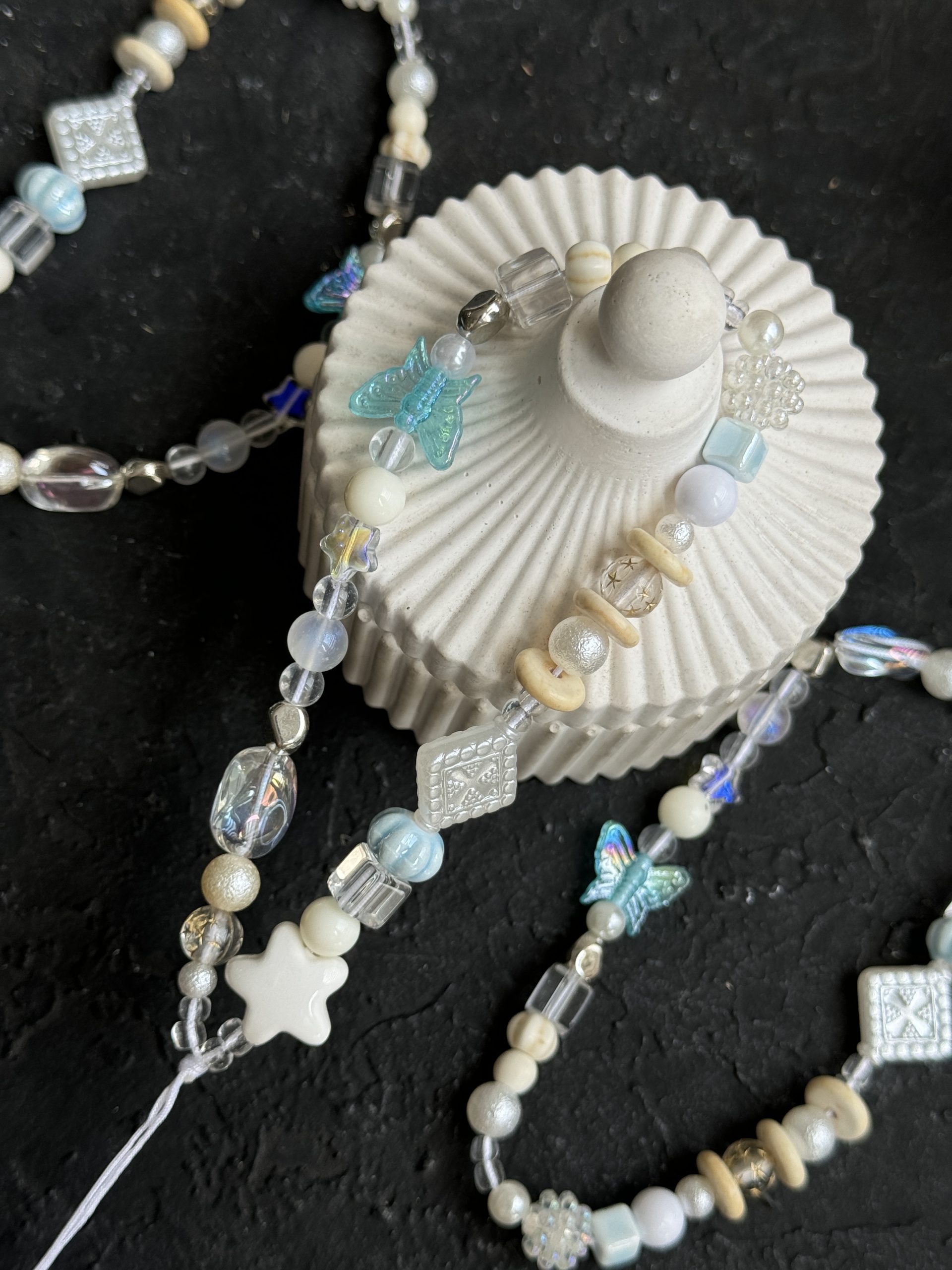 بند و آویز ستاره و پروانه