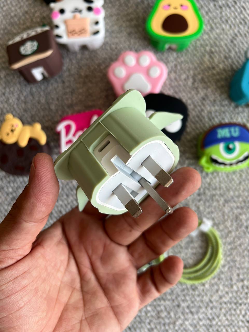 محافظ اداپتور 20وات چهار تیکه عروسکی