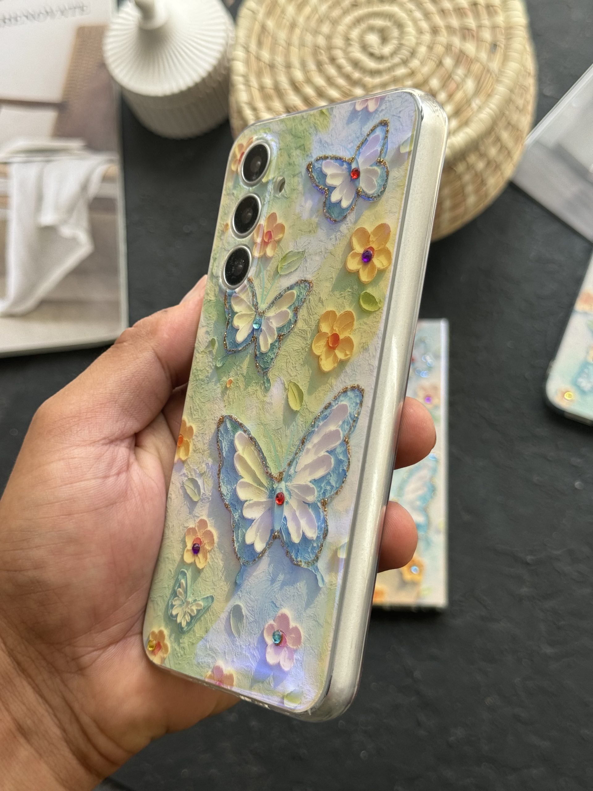 قاب گل بابونه و پروانه آبرنگی محافظ لنزدار