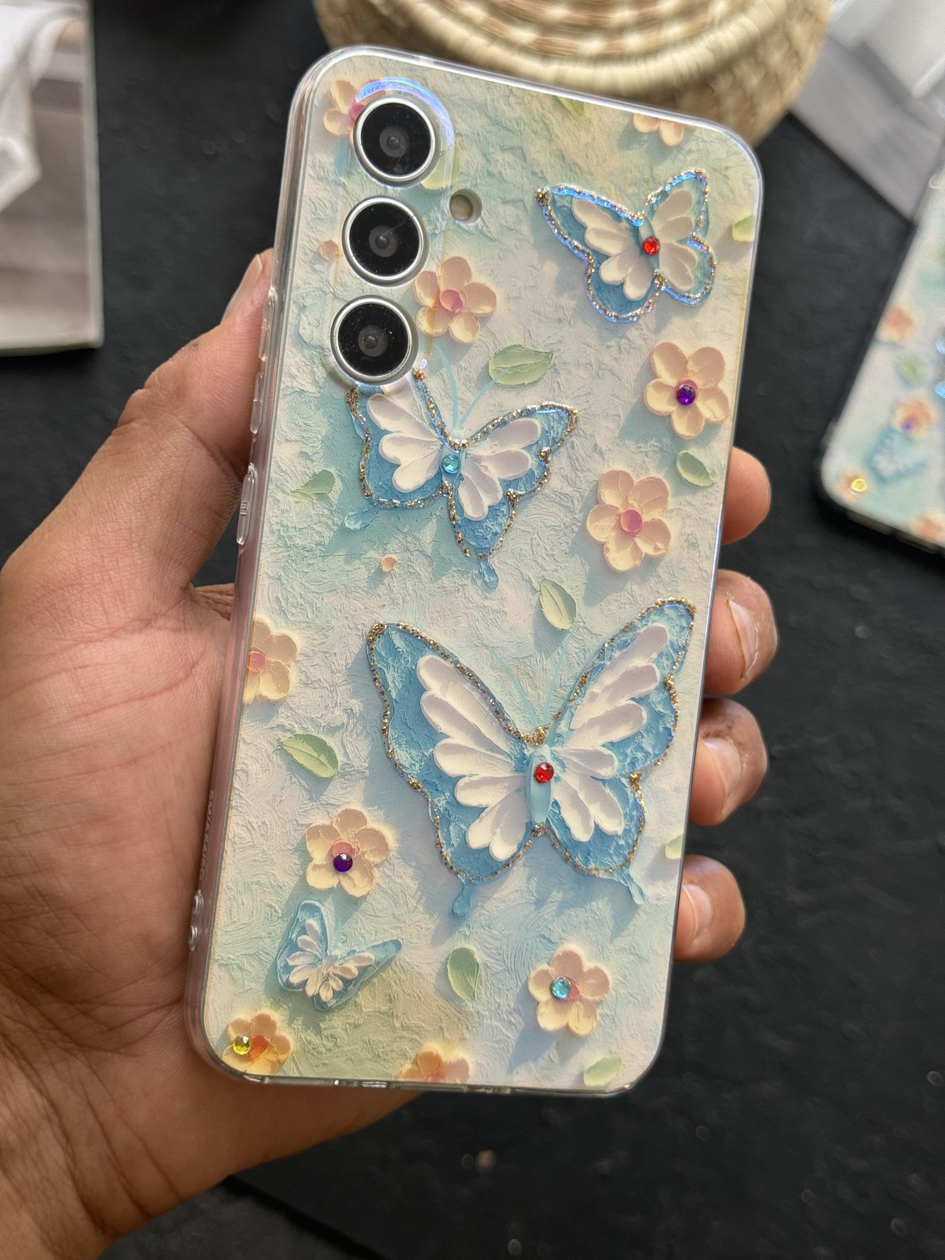 قاب گل بابونه و پروانه آبرنگی محافظ لنزدار