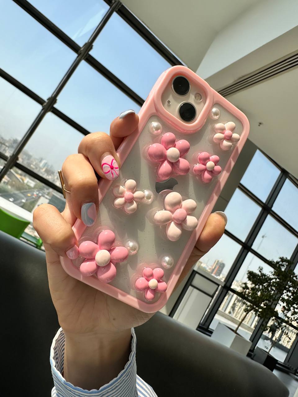 قاب آیفون نرگس صورتی