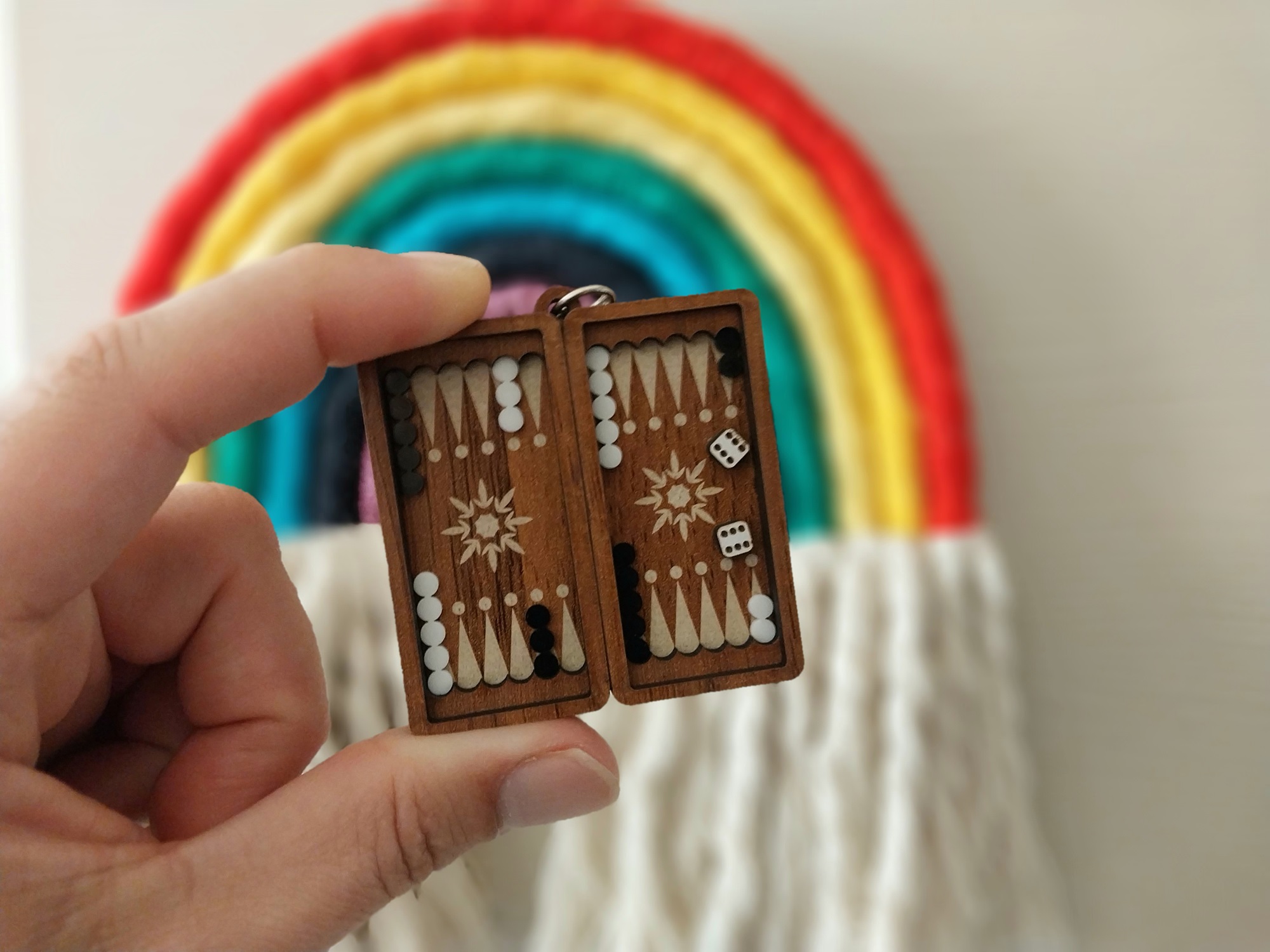 جا کلیدی و آویز و گردنبند طرح تخته نرد