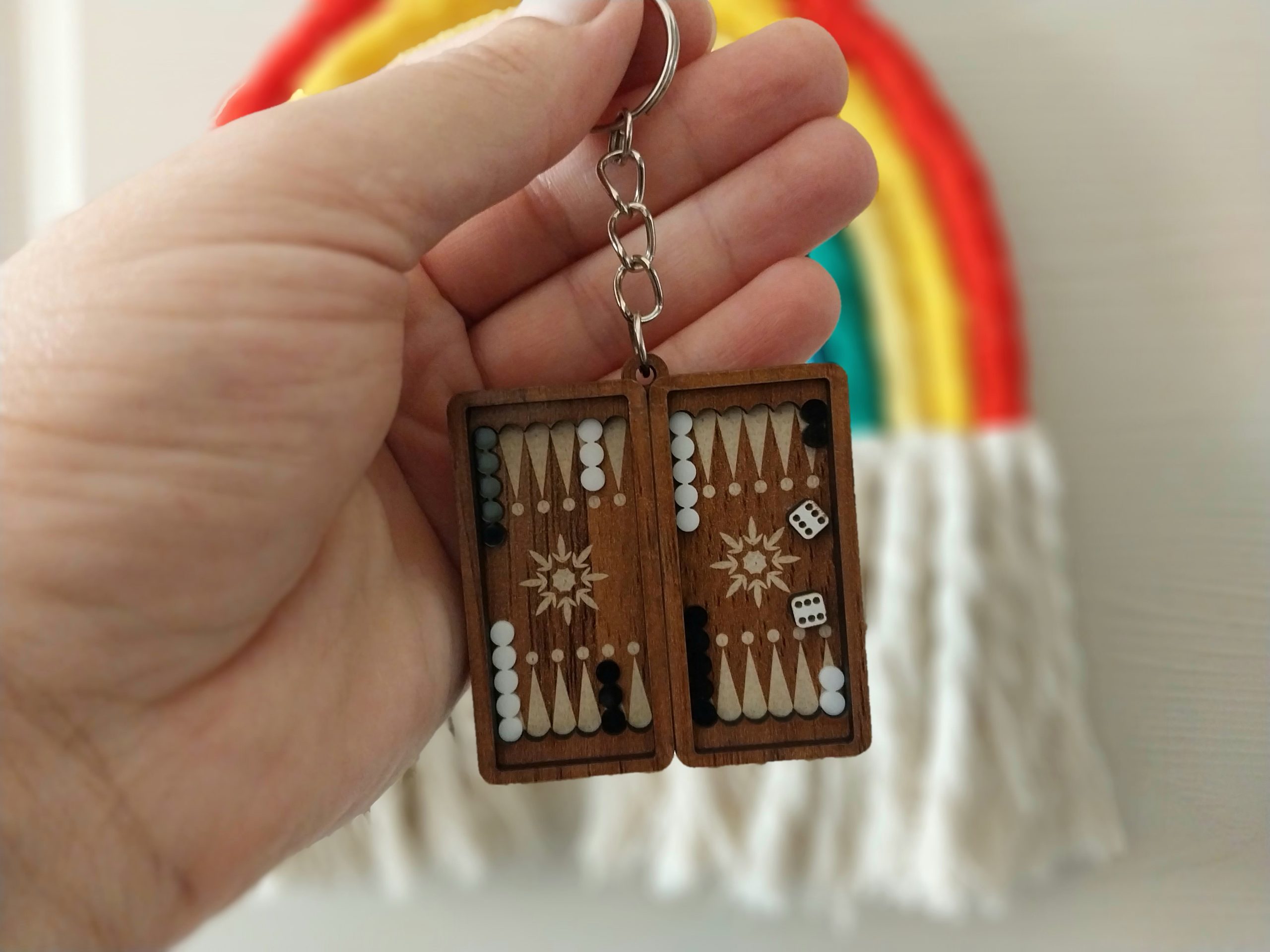 جا کلیدی و آویز و گردنبند طرح تخته نرد