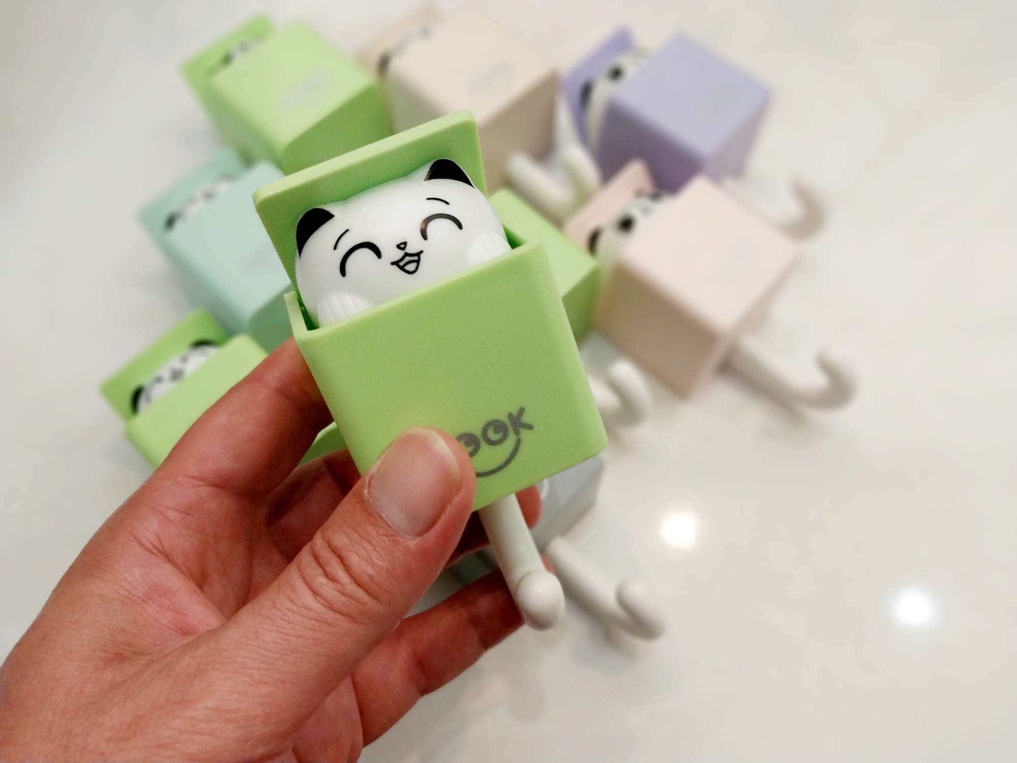 آویز جاکلیدی فانی هوک