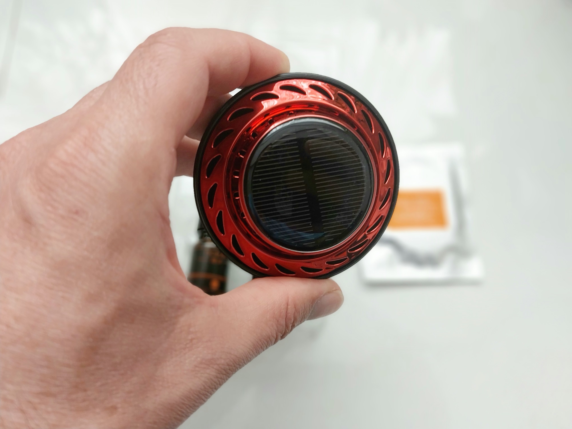 خوشبوکننده خورشیدی ماشین