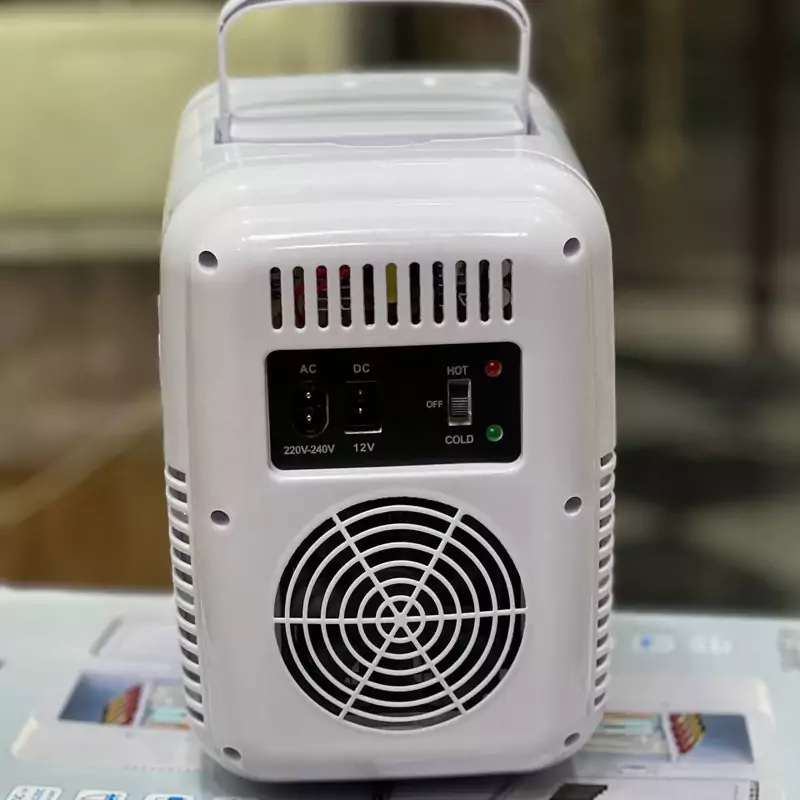 مینی یخچال لوازم آرایشی قابل حمل