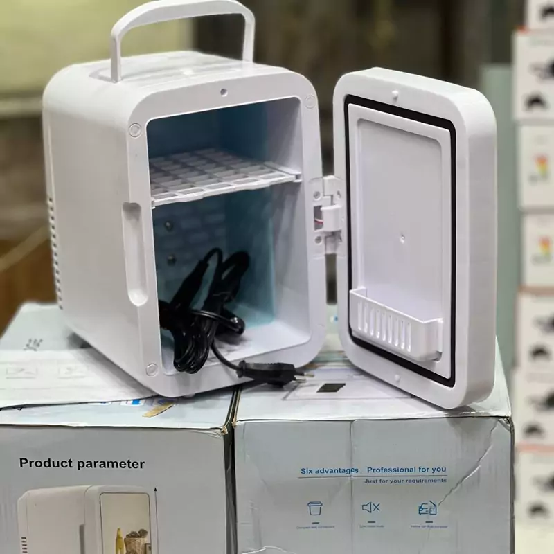 مینی یخچال لوازم آرایشی قابل حمل