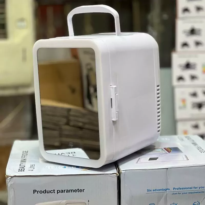 مینی یخچال لوازم آرایشی قابل حمل