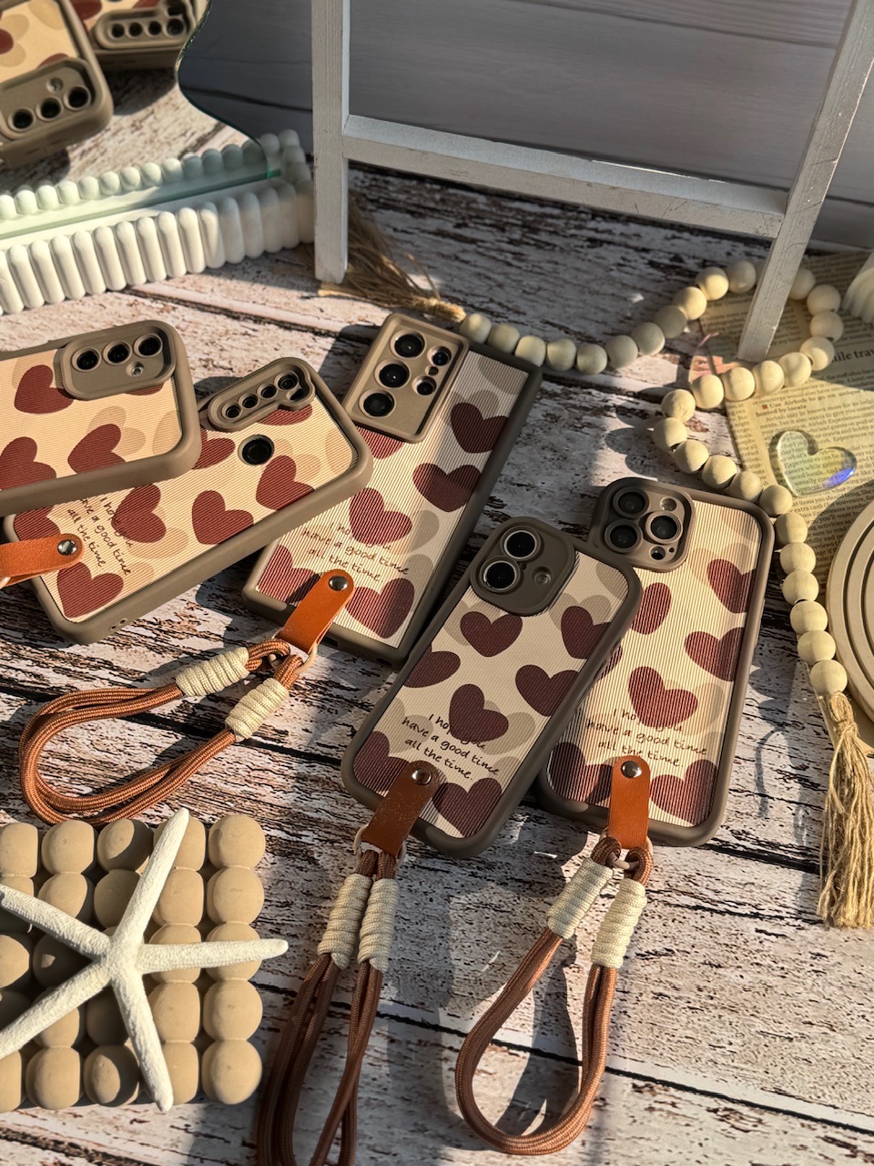 قاب قلب قهوه ای با آویز بند مچی