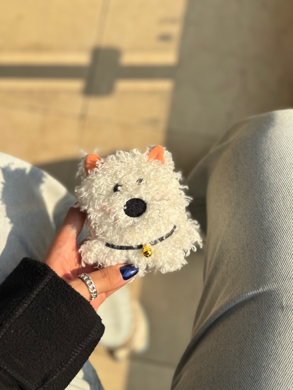 کاور ایرپاد سگ سفید زنگوله دار پشمالو