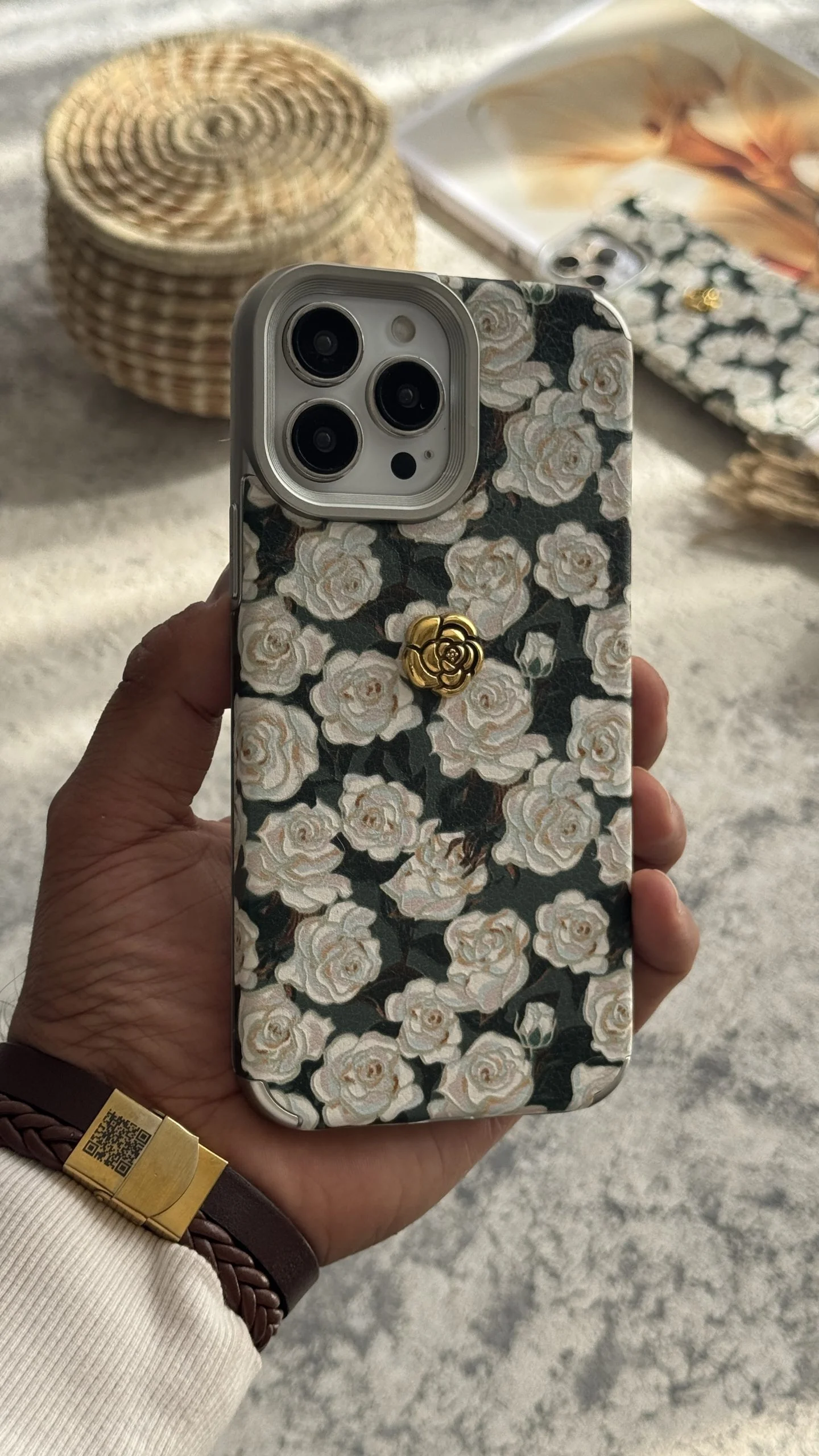 قاب موبایل آیفون گل رز مخمل سبز