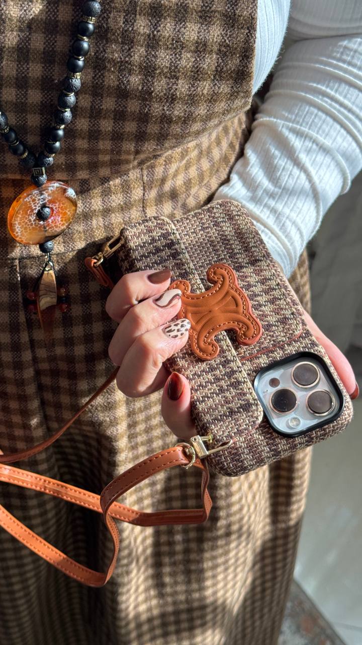 قاب آیفون سلین استریپ پارچه ای قهوه ای جاکارتی + بند بلند