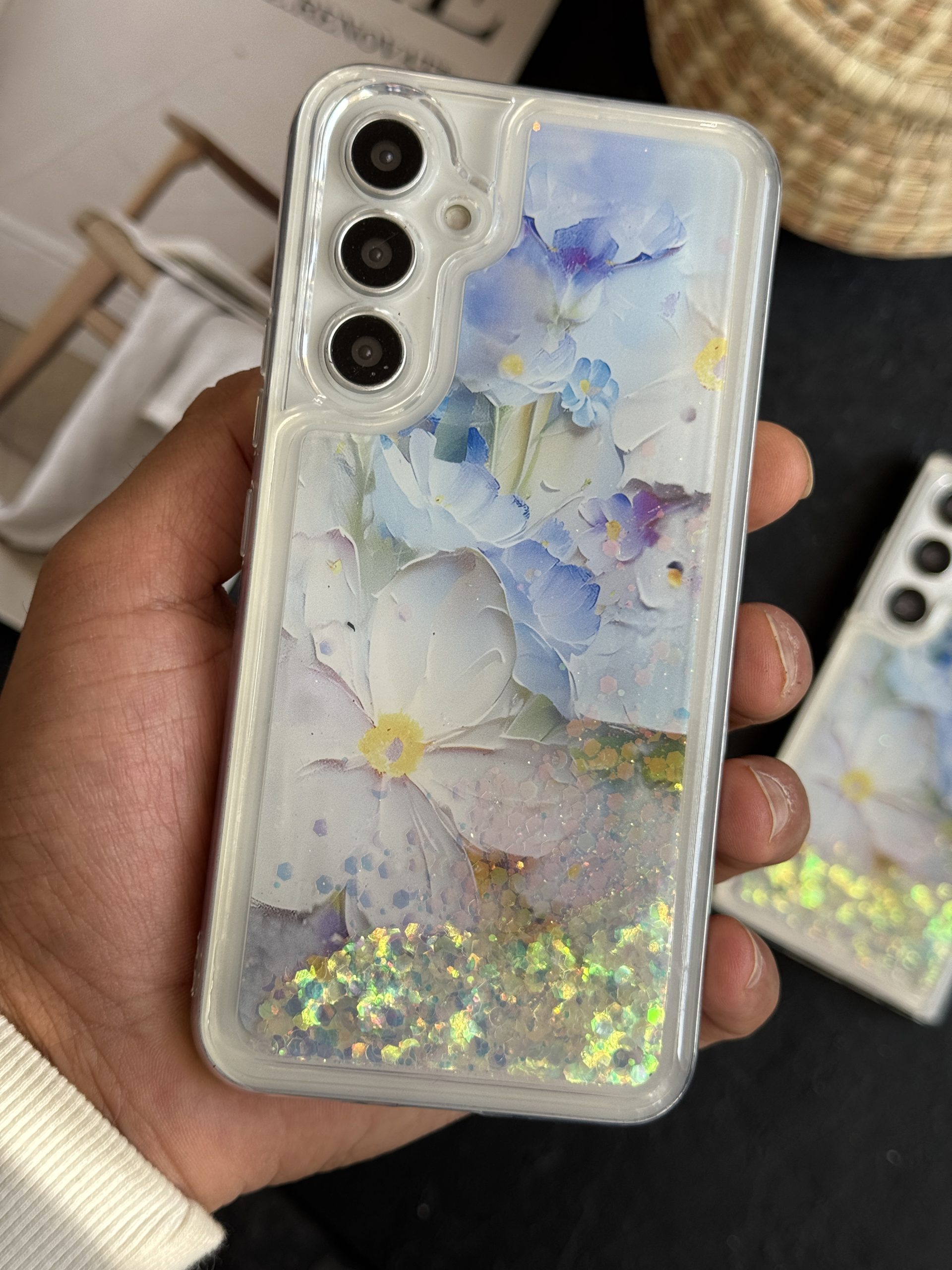 قاب موبایل گل لوندر آکواریومی متحرک پولکی