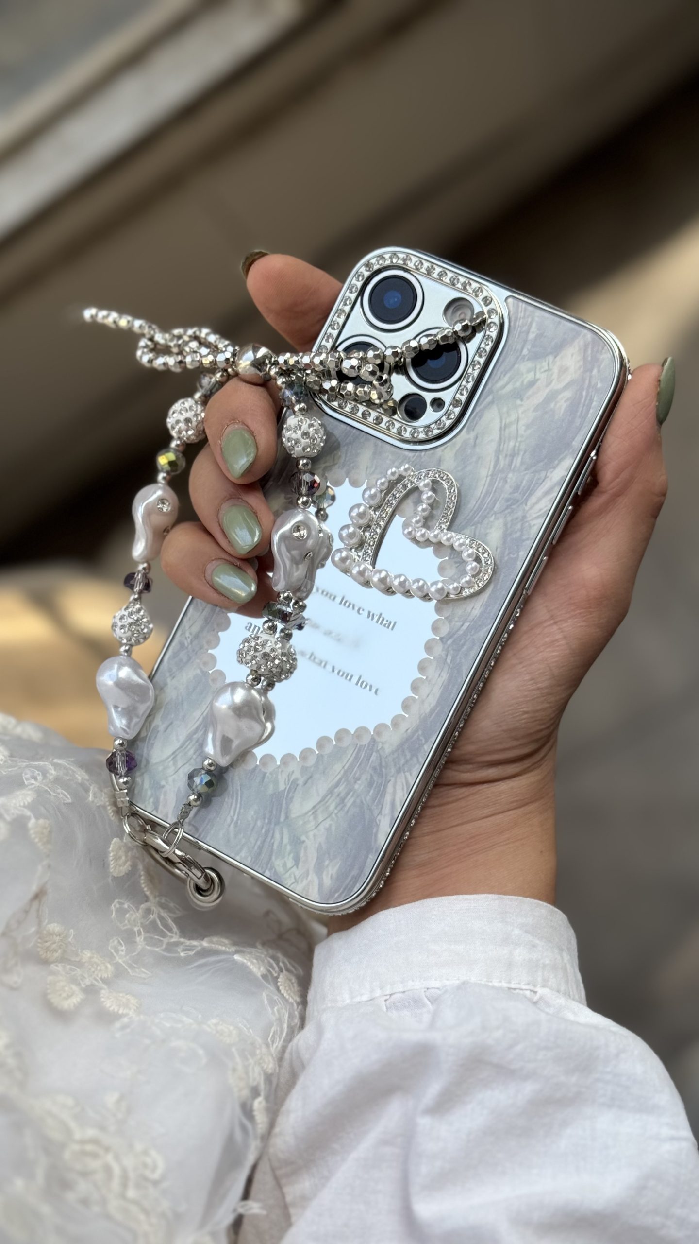 قاب آیفون قلب رمانتیک آیینه ای نگین دار + بندست