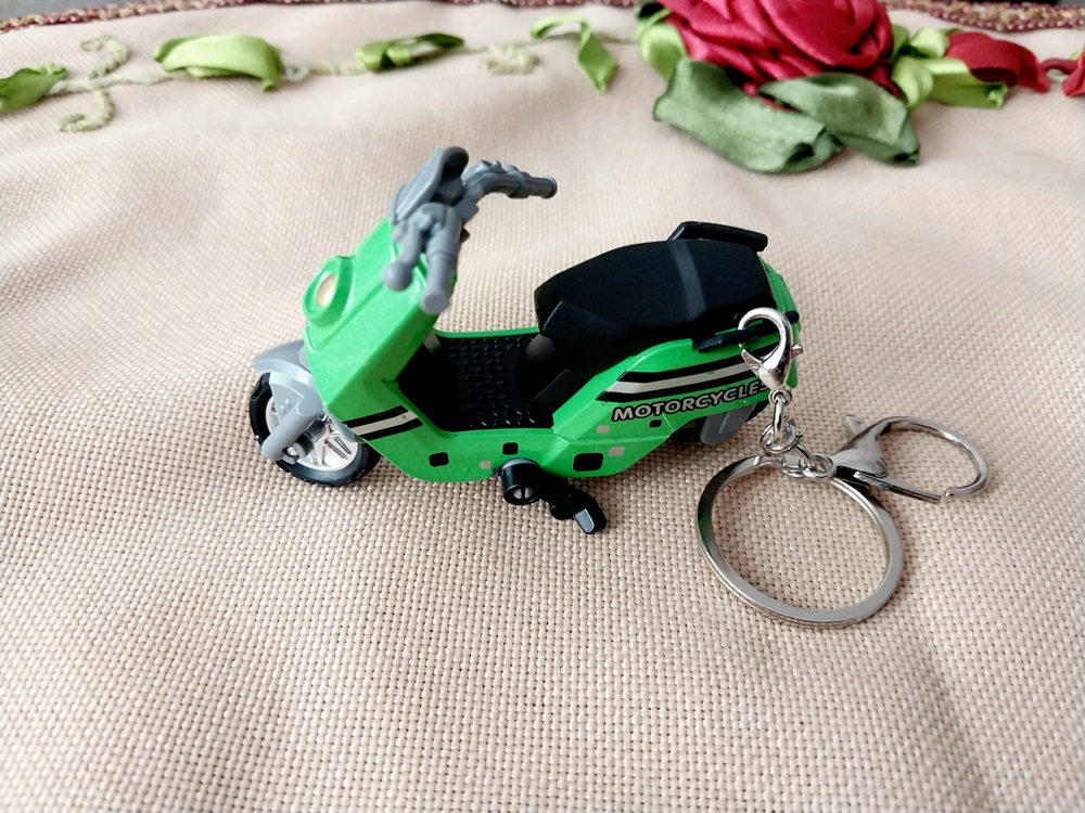 جاکلیدی ماشین فلزی وسپا