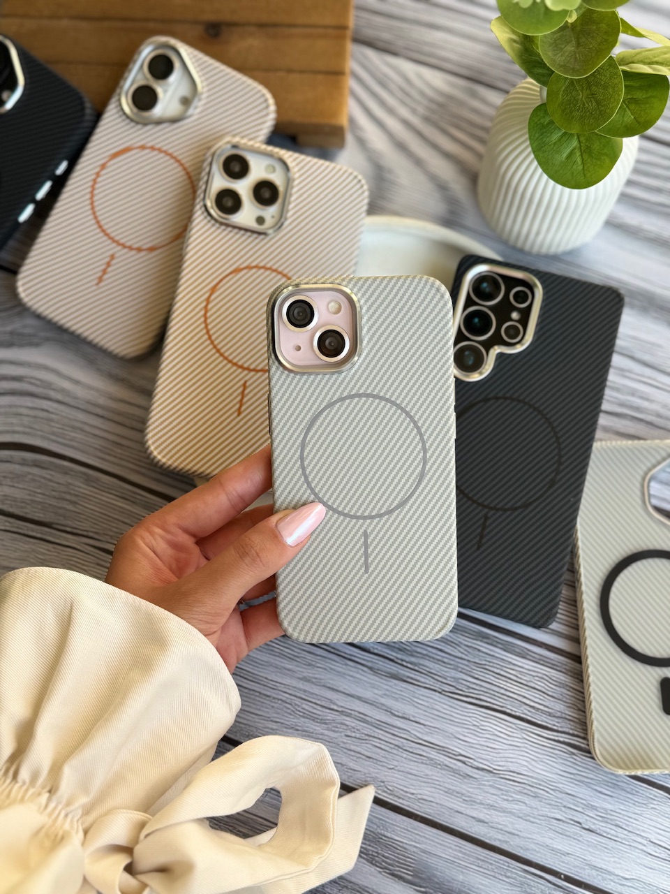 قاب Carbon Magsafe با پک Q Series