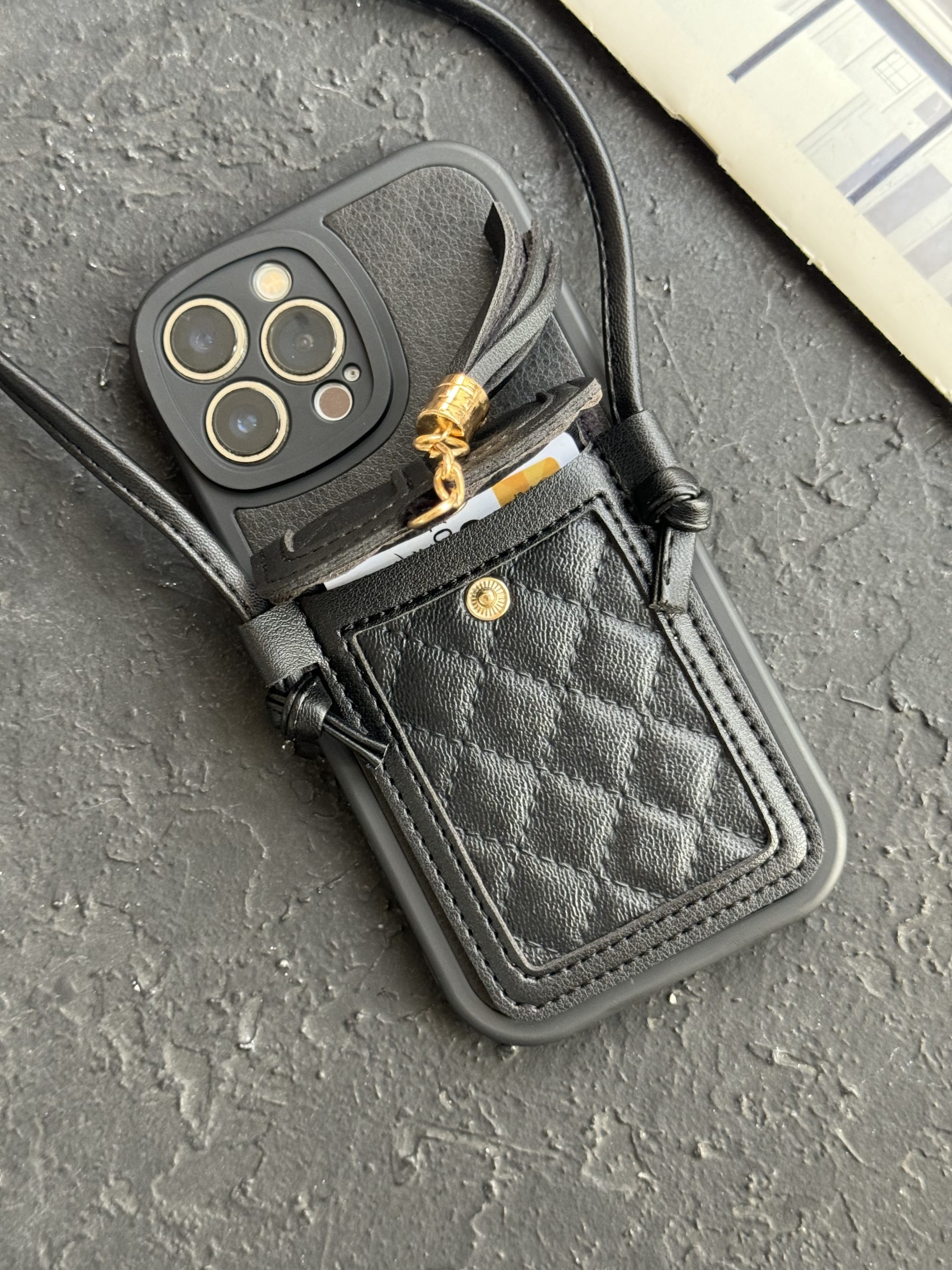 قاب آیفون سن لورن جاکارتی بندی بلند