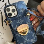 قاب آیفون لویی ویتون جین استایل جاکارتی دار + بندست