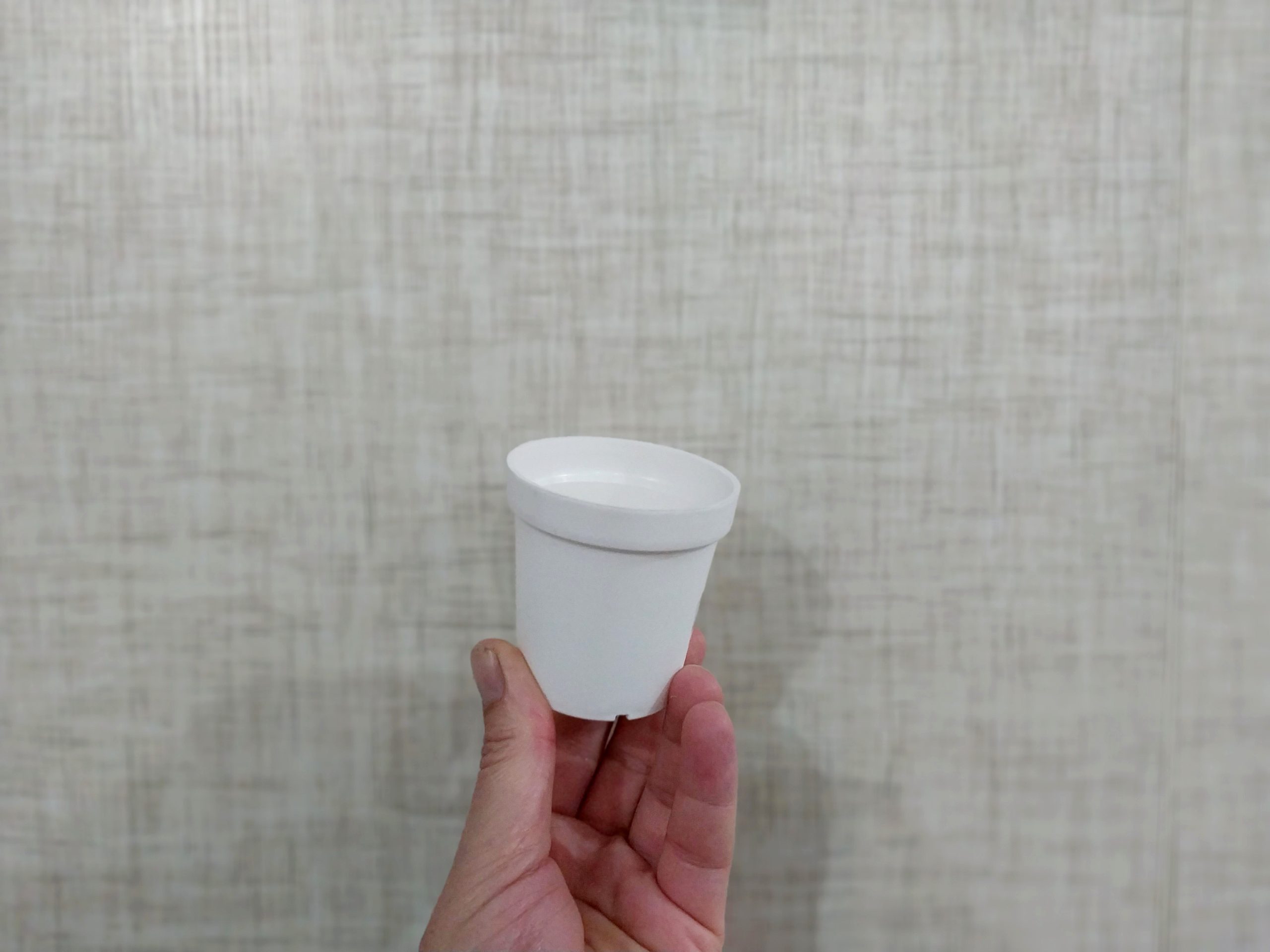 گلدان پلاستیکی کوچک