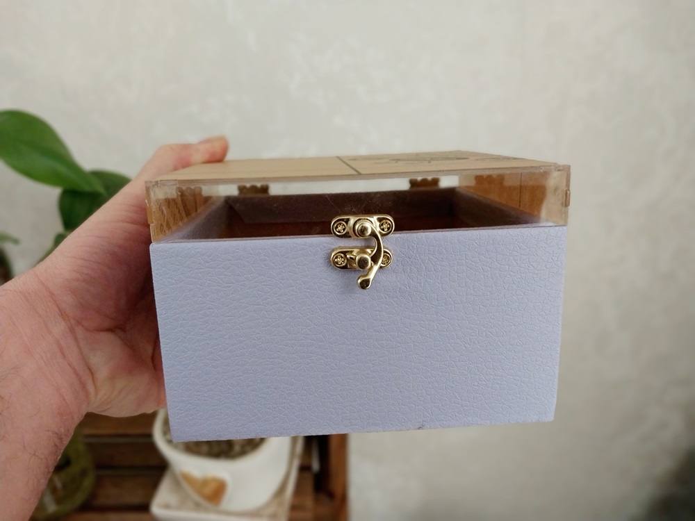 باکس چرمی مربع درب پلکسی 15*15